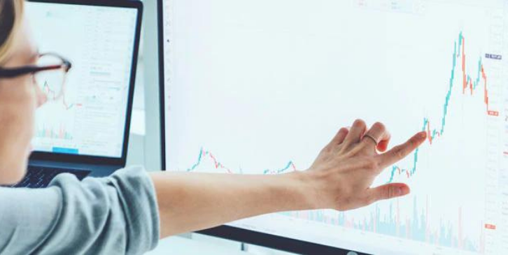 financial controller